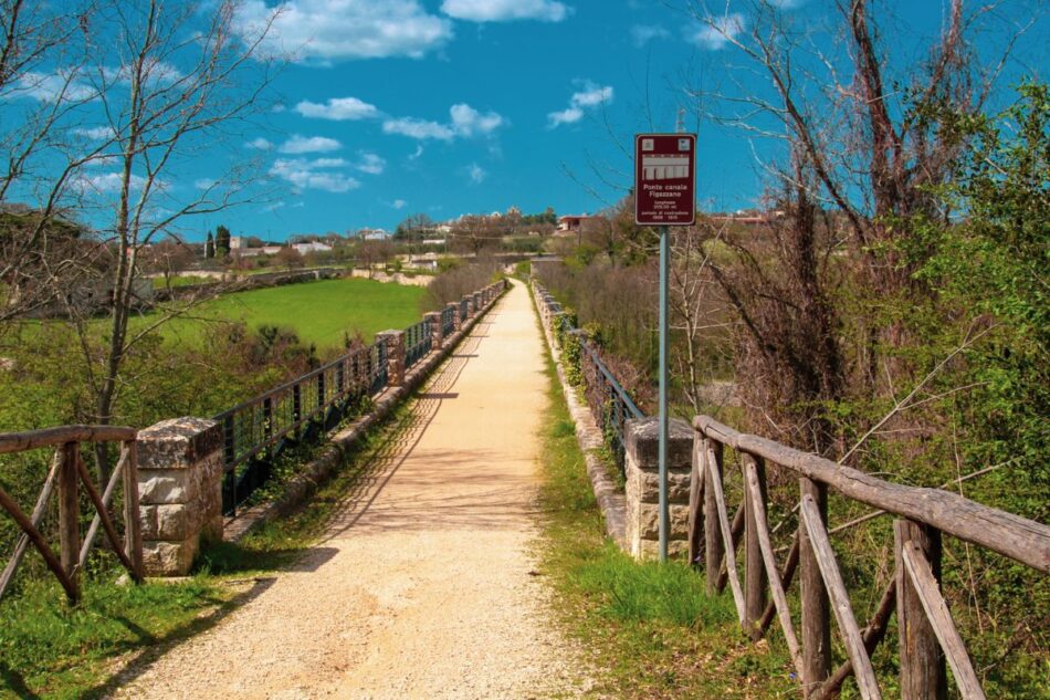 La Ciclovia dell’Acquedotto Pugliese, tra natura e paesaggi autentici